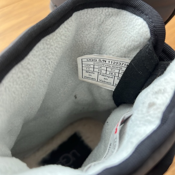 UGG Kids Boy Tory Winter Boot - Picture 4 of 5